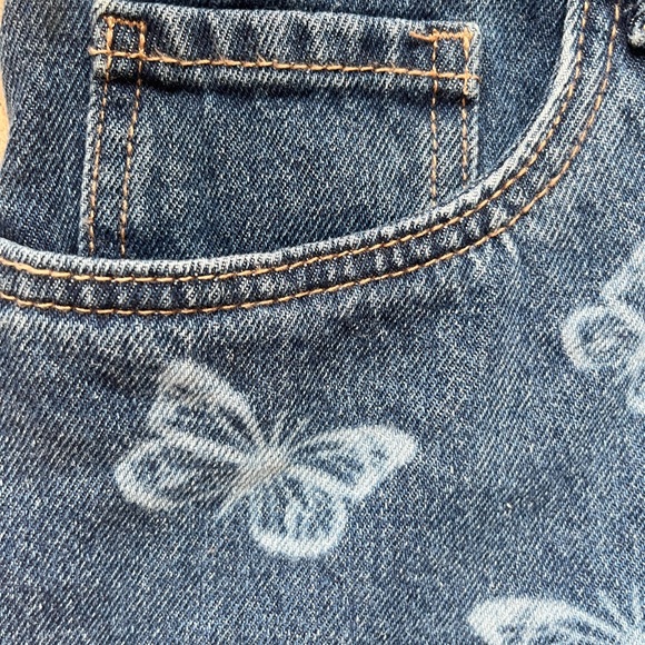 cute butterfly ripped jean shorts - Picture 6 of 7